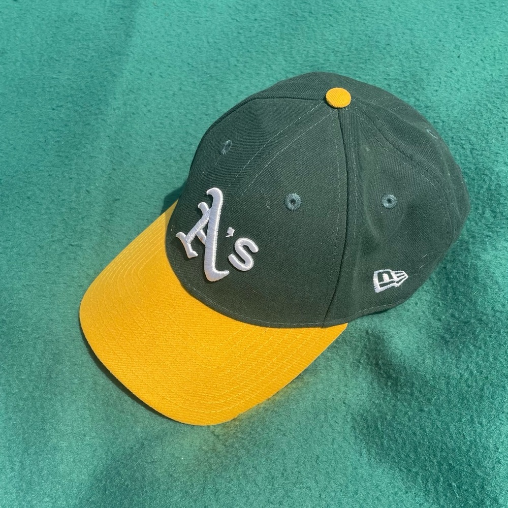 New Era Adjustable A’s hat - Picture 2 of 5